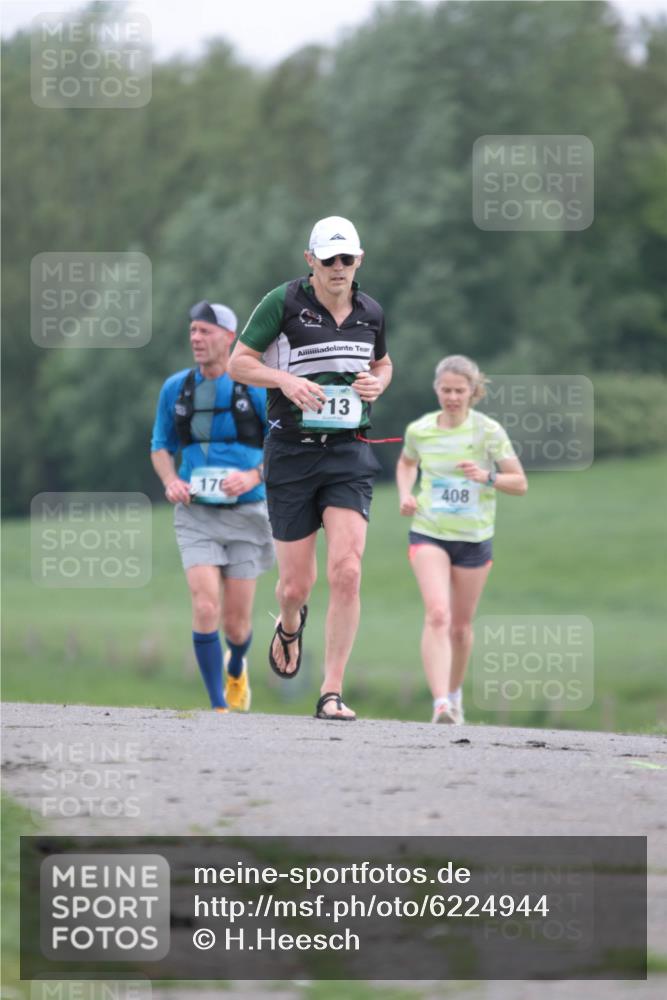 05.05.2024 - 7. Wedeler Halbmarathon H.Heesch http://msf.ph/oto/6224944 05.05.2024 11:16:15 Laufen 176, 13, 408 meine-sportfotos.de