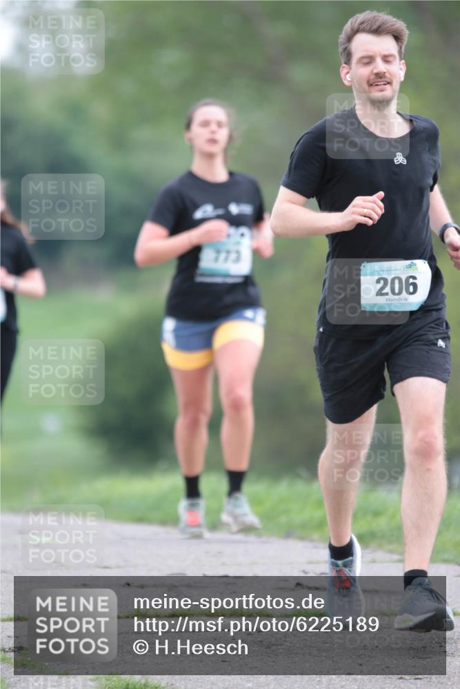 05.05.2024 - 7. Wedeler Halbmarathon H.Heesch http://msf.ph/oto/6225189 05.05.2024 11:16:51 Laufen 206 meine-sportfotos.de