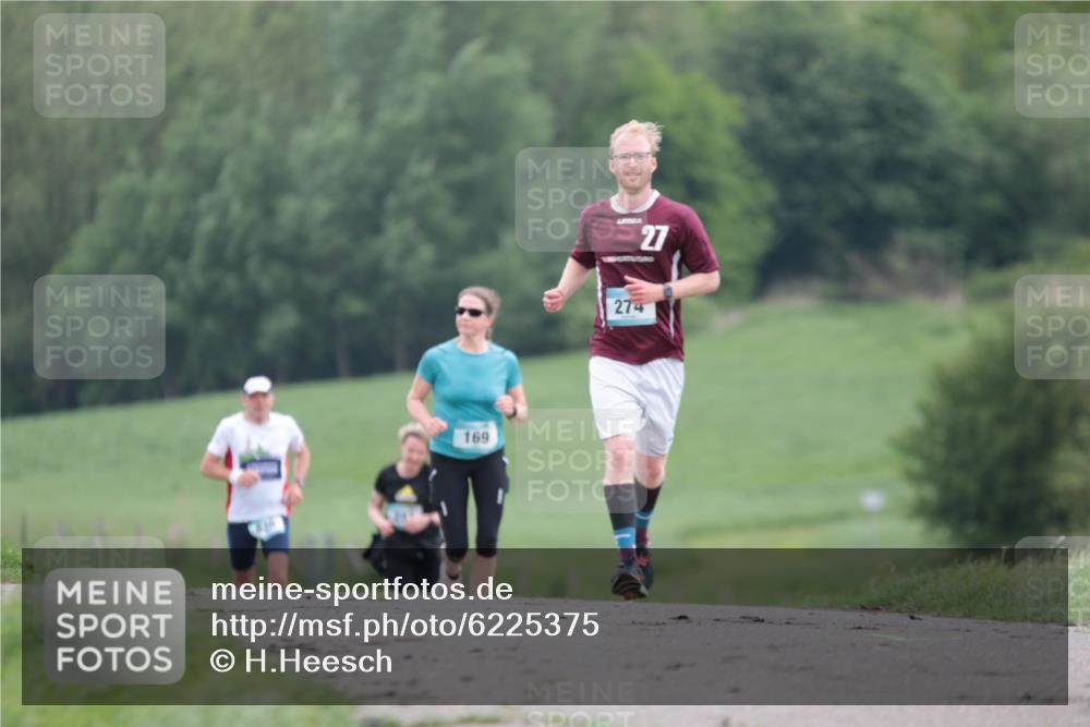 05.05.2024 - 7. Wedeler Halbmarathon H.Heesch http://msf.ph/oto/6225375 05.05.2024 11:17:15 Laufen 169, 27, 274 meine-sportfotos.de