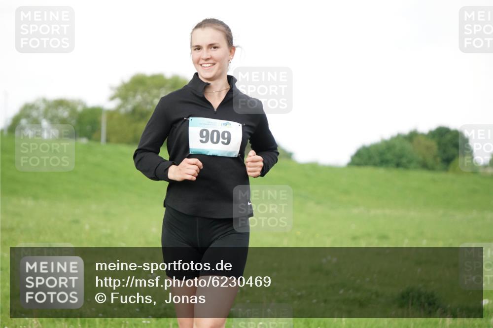 05.05.2024 - 7. Wedeler Halbmarathon Fuchs,  Jonas http://msf.ph/oto/6230469 05.05.2024 12:08:02 Laufen 56, 909 meine-sportfotos.de