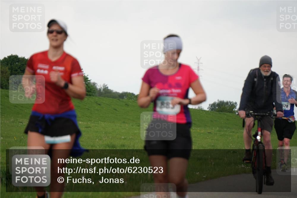 05.05.2024 - 7. Wedeler Halbmarathon Fuchs,  Jonas http://msf.ph/oto/6230523 05.05.2024 12:08:19 Laufen 1883, 2, 678 meine-sportfotos.de