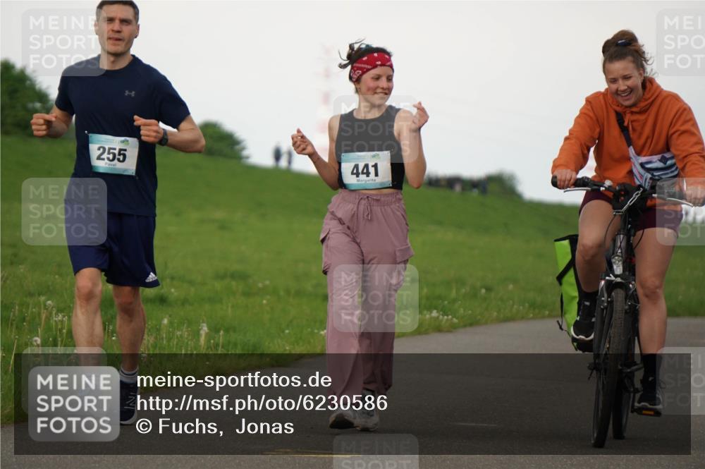 05.05.2024 - 7. Wedeler Halbmarathon Fuchs,  Jonas http://msf.ph/oto/6230586 05.05.2024 12:08:41 Laufen 255, 441 meine-sportfotos.de