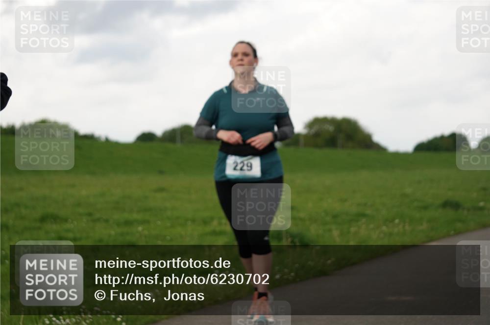 05.05.2024 - 7. Wedeler Halbmarathon Fuchs,  Jonas http://msf.ph/oto/6230702 05.05.2024 12:08:59 Laufen 229 meine-sportfotos.de