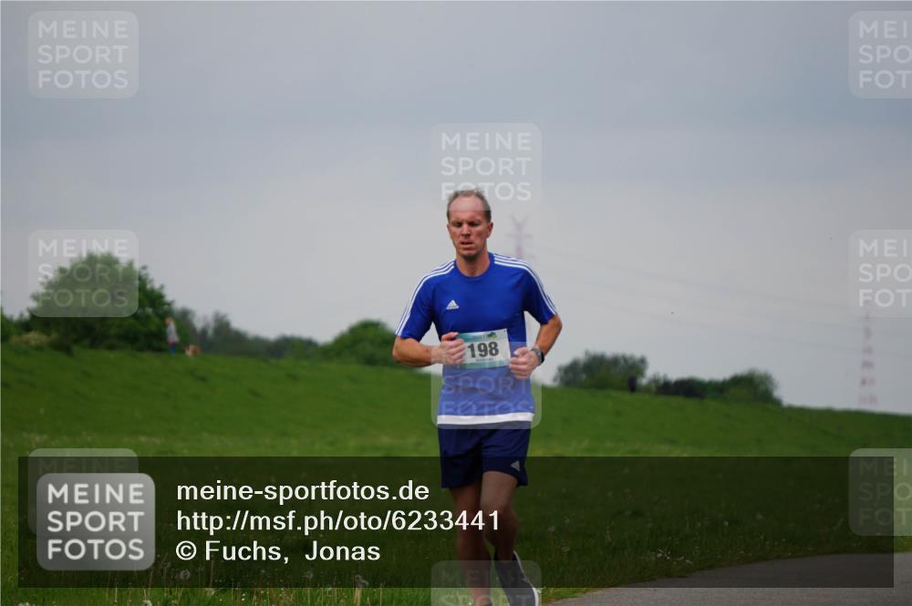 05.05.2024 - 7. Wedeler Halbmarathon Fuchs,  Jonas http://msf.ph/oto/6233441 05.05.2024 11:15:50 Laufen 198 meine-sportfotos.de