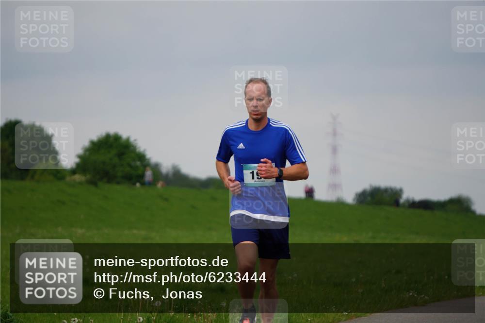 05.05.2024 - 7. Wedeler Halbmarathon Fuchs,  Jonas http://msf.ph/oto/6233444 05.05.2024 11:15:51 Laufen 19 meine-sportfotos.de