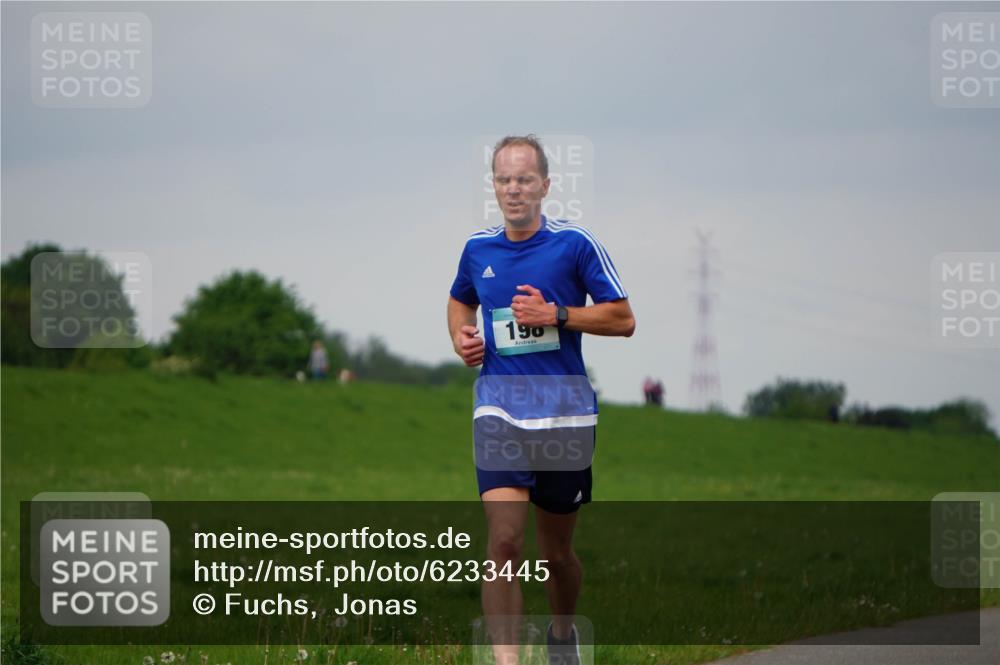 05.05.2024 - 7. Wedeler Halbmarathon Fuchs,  Jonas http://msf.ph/oto/6233445 05.05.2024 11:15:52 Laufen 190 meine-sportfotos.de