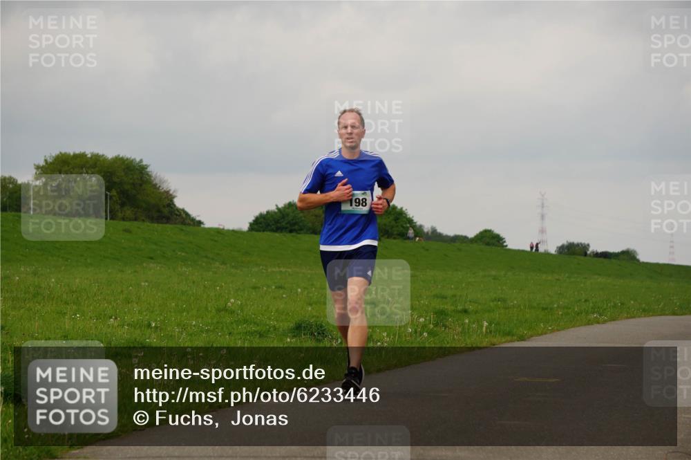 05.05.2024 - 7. Wedeler Halbmarathon Fuchs,  Jonas http://msf.ph/oto/6233446 05.05.2024 11:15:54 Laufen 198 meine-sportfotos.de