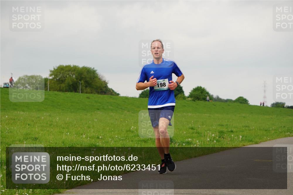 05.05.2024 - 7. Wedeler Halbmarathon Fuchs,  Jonas http://msf.ph/oto/6233451 05.05.2024 11:15:55 Laufen 198 meine-sportfotos.de