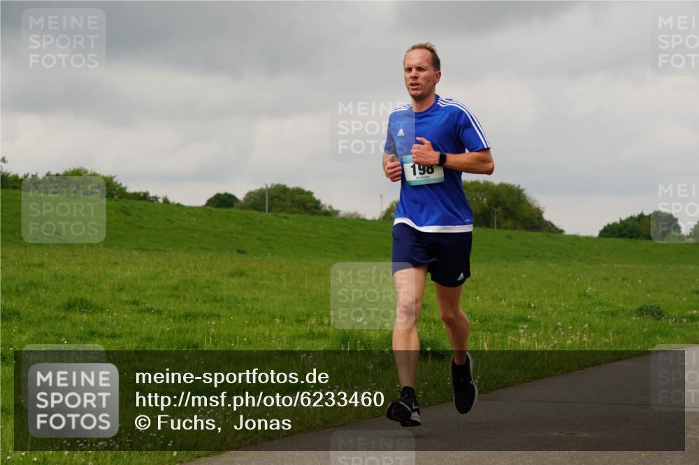 05.05.2024 - 7. Wedeler Halbmarathon Fuchs,  Jonas http://msf.ph/oto/6233460 05.05.2024 11:15:56 Laufen 198 meine-sportfotos.de