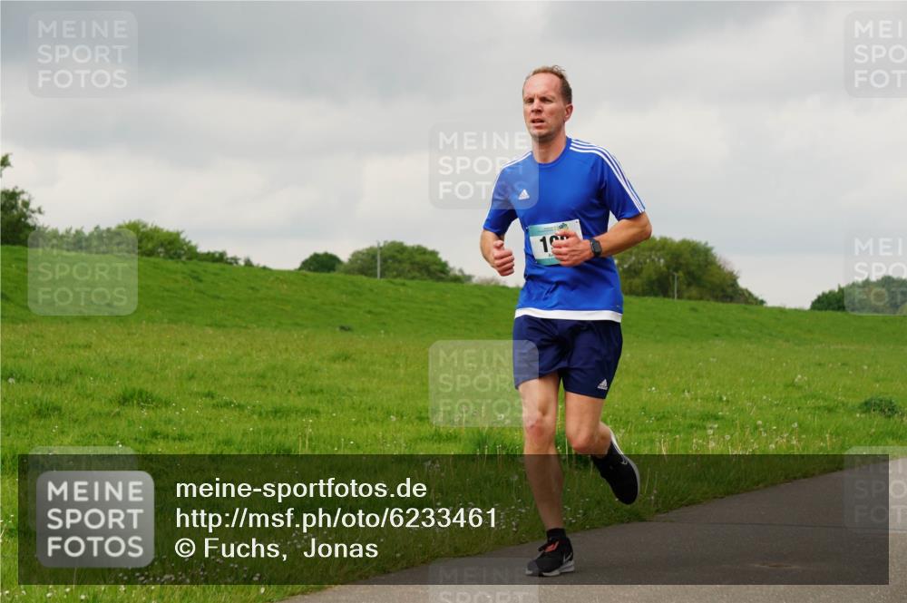 05.05.2024 - 7. Wedeler Halbmarathon Fuchs,  Jonas http://msf.ph/oto/6233461 05.05.2024 11:15:57 Laufen 1 meine-sportfotos.de