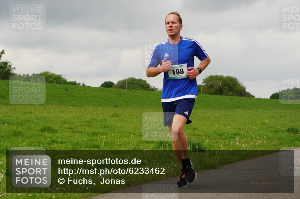 05.05.2024 - 7. Wedeler Halbmarathon Fuchs,  Jonas http://msf.ph/oto/6233462 05.05.2024 11:15:57 Laufen 198 meine-sportfotos.de