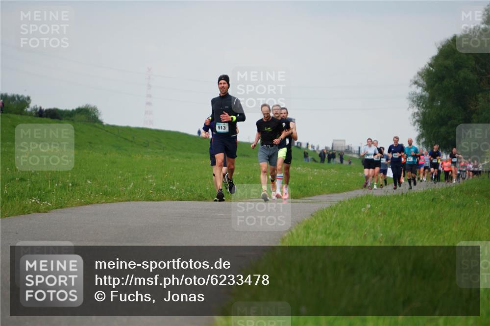 05.05.2024 - 7. Wedeler Halbmarathon Fuchs,  Jonas http://msf.ph/oto/6233478 05.05.2024 11:16:08 Laufen 913 meine-sportfotos.de