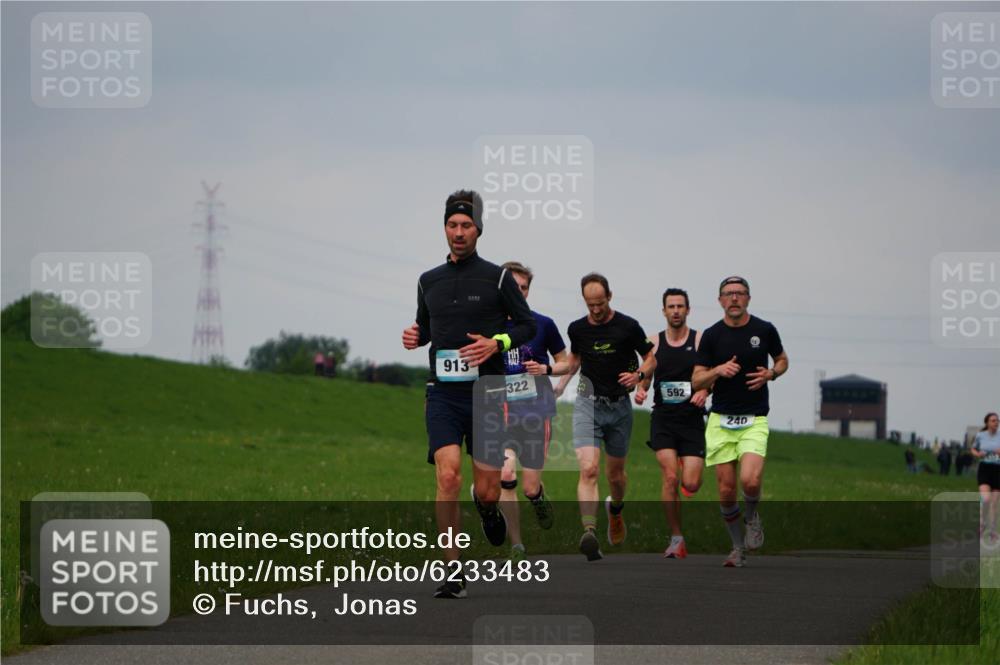 05.05.2024 - 7. Wedeler Halbmarathon Fuchs,  Jonas http://msf.ph/oto/6233483 05.05.2024 11:16:14 Laufen 913, 322, 592, 240 meine-sportfotos.de