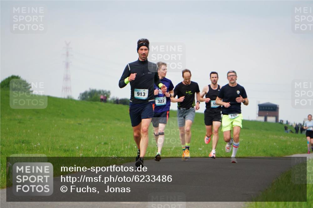 05.05.2024 - 7. Wedeler Halbmarathon Fuchs,  Jonas http://msf.ph/oto/6233486 05.05.2024 11:16:15 Laufen 913, 322, 59, 240 meine-sportfotos.de
