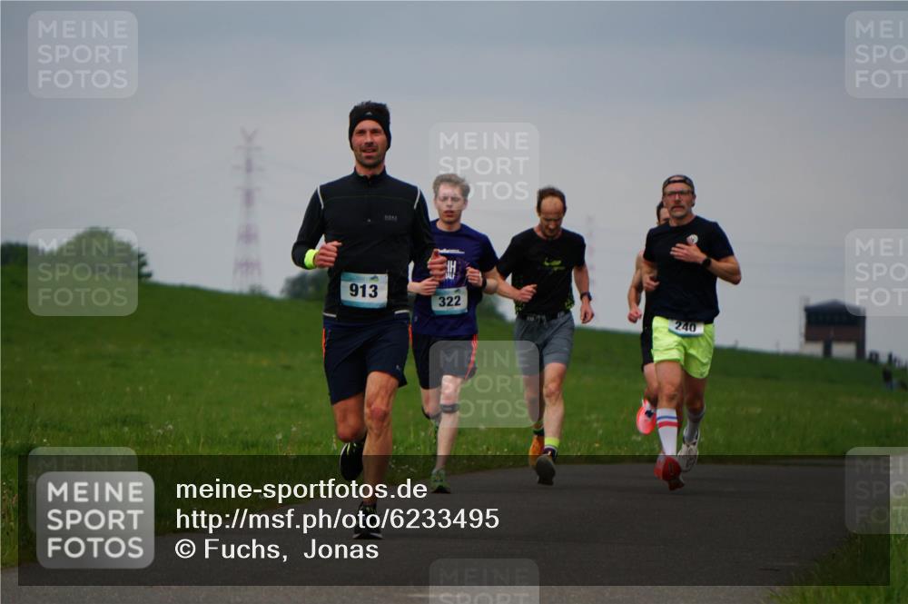 05.05.2024 - 7. Wedeler Halbmarathon Fuchs,  Jonas http://msf.ph/oto/6233495 05.05.2024 11:16:16 Laufen 913, 322, 240 meine-sportfotos.de