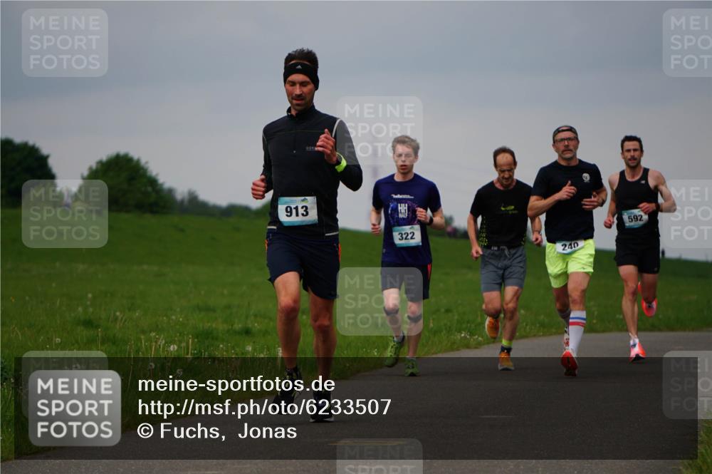 05.05.2024 - 7. Wedeler Halbmarathon Fuchs,  Jonas http://msf.ph/oto/6233507 05.05.2024 11:16:19 Laufen 913, 322, 240, 592 meine-sportfotos.de