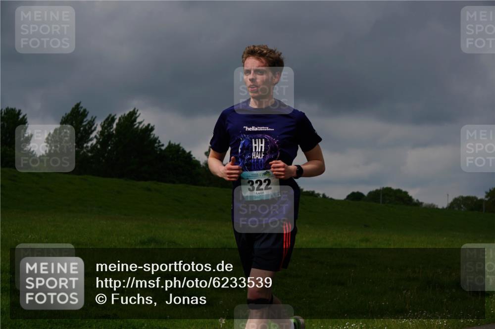 05.05.2024 - 7. Wedeler Halbmarathon Fuchs,  Jonas http://msf.ph/oto/6233539 05.05.2024 11:16:28 Laufen 20, 322 meine-sportfotos.de