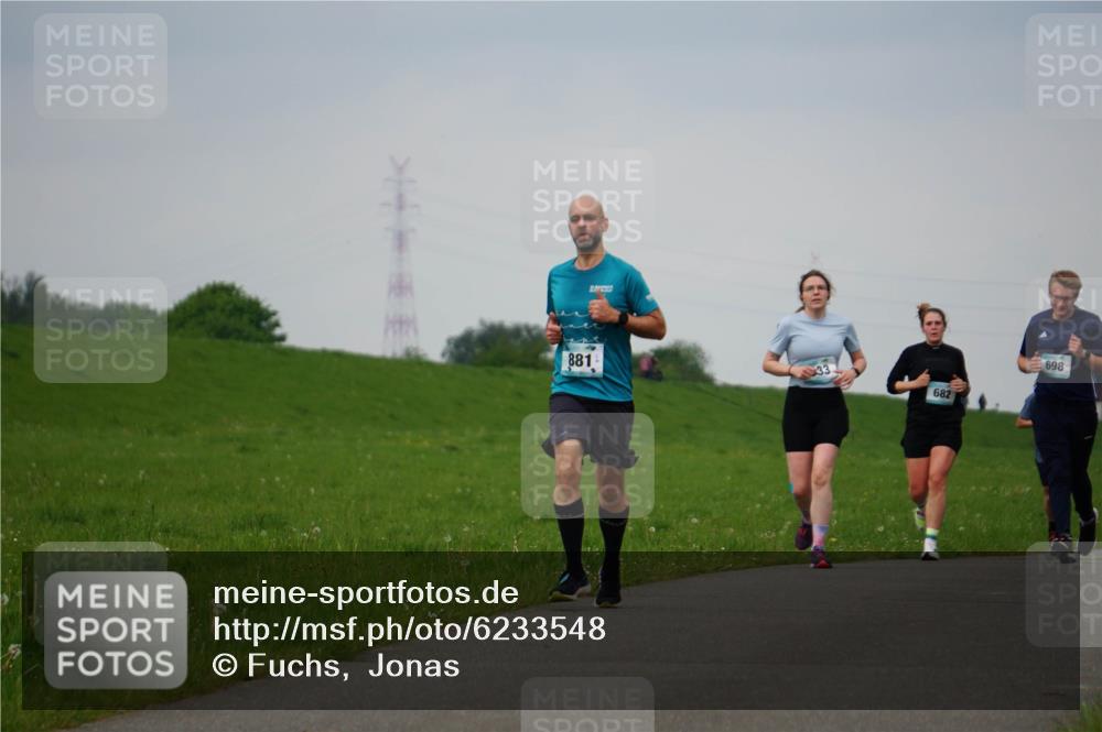 05.05.2024 - 7. Wedeler Halbmarathon Fuchs,  Jonas http://msf.ph/oto/6233548 05.05.2024 11:16:36 Laufen 881 meine-sportfotos.de