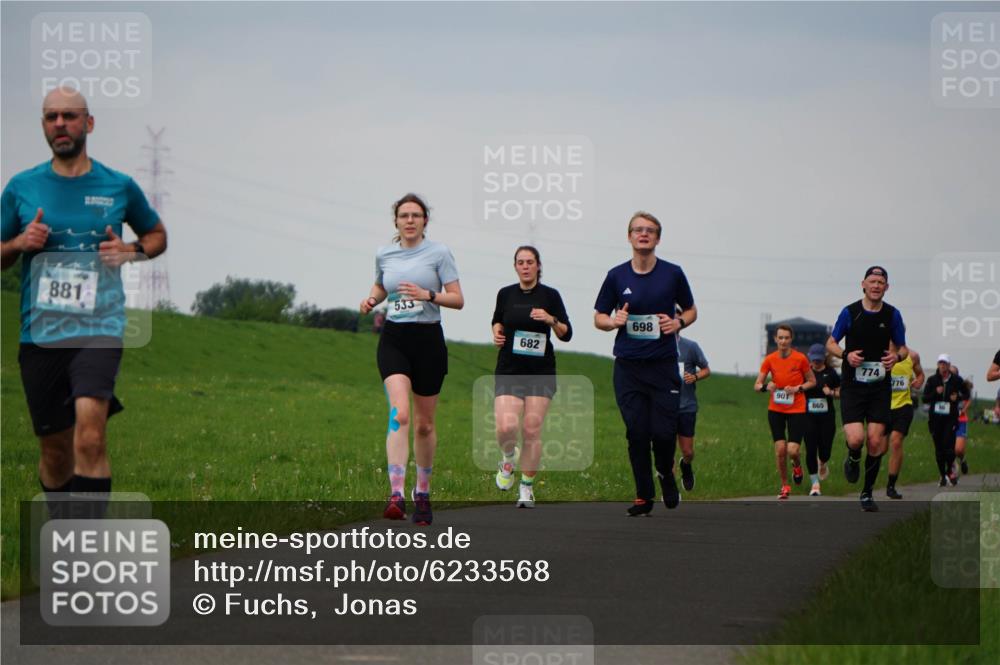 05.05.2024 - 7. Wedeler Halbmarathon Fuchs,  Jonas http://msf.ph/oto/6233568 05.05.2024 11:16:39 Laufen 881, 533, 682, 698, 901, 865, 774, 776 meine-sportfotos.de