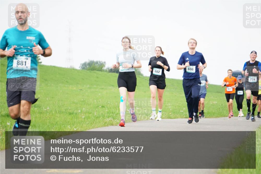 05.05.2024 - 7. Wedeler Halbmarathon Fuchs,  Jonas http://msf.ph/oto/6233577 05.05.2024 11:16:39 Laufen 881, 682, 698, 901, 865, 774 meine-sportfotos.de