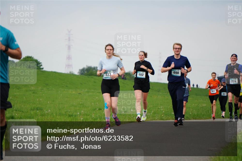 05.05.2024 - 7. Wedeler Halbmarathon Fuchs,  Jonas http://msf.ph/oto/6233582 05.05.2024 11:16:40 Laufen 533, 682, 698, 774 meine-sportfotos.de