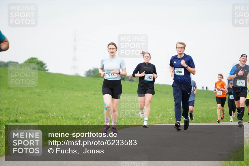 05.05.2024 - 7. Wedeler Halbmarathon Fuchs,  Jonas http://msf.ph/oto/6233583 05.05.2024 11:16:41 Laufen 533, 682, 698, 901, 865, 774 meine-sportfotos.de