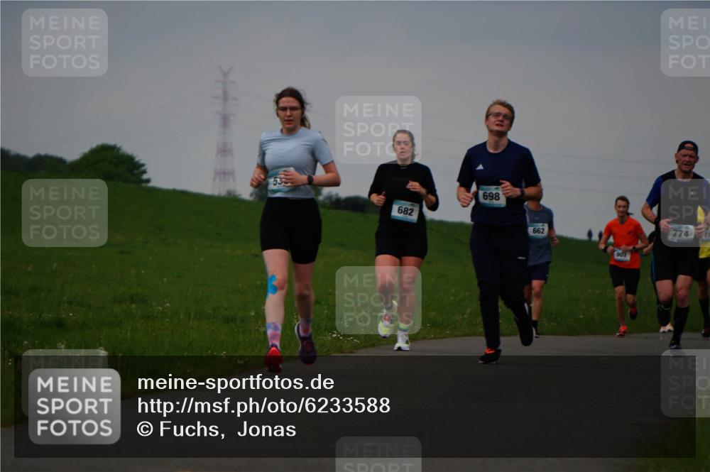 05.05.2024 - 7. Wedeler Halbmarathon Fuchs,  Jonas http://msf.ph/oto/6233588 05.05.2024 11:16:41 Laufen 682, 698, 662, 774 meine-sportfotos.de