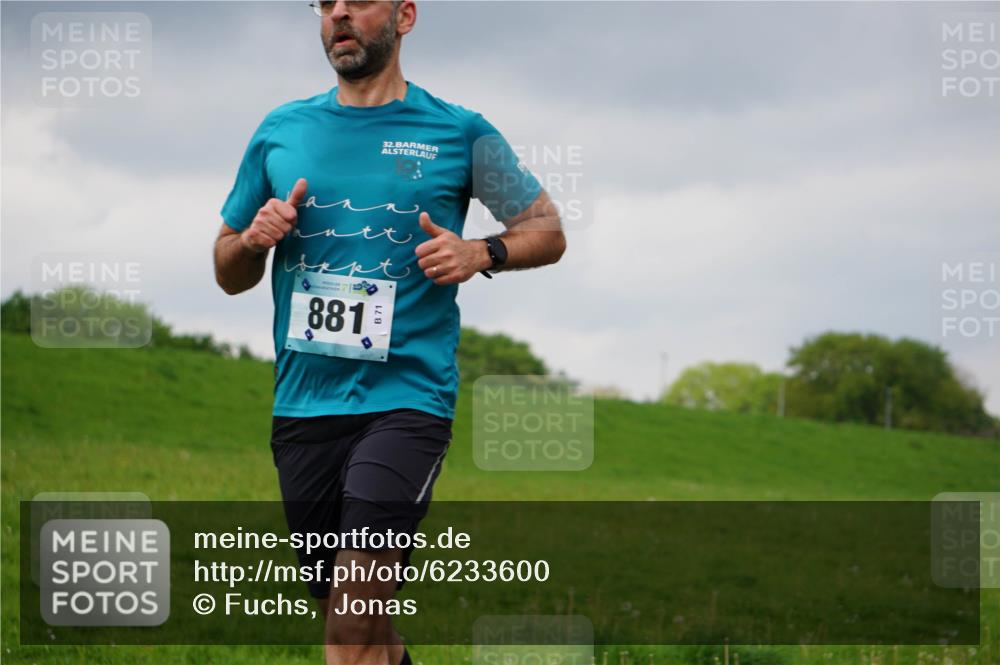 05.05.2024 - 7. Wedeler Halbmarathon Fuchs,  Jonas http://msf.ph/oto/6233600 05.05.2024 11:16:45 Laufen 32, 881, 71 meine-sportfotos.de