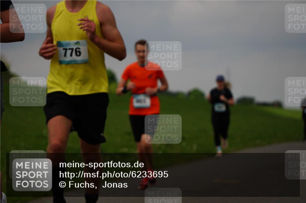 05.05.2024 - 7. Wedeler Halbmarathon Fuchs,  Jonas http://msf.ph/oto/6233695 05.05.2024 11:16:58 Laufen 776 meine-sportfotos.de