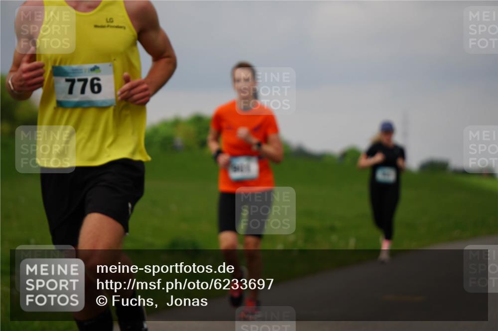 05.05.2024 - 7. Wedeler Halbmarathon Fuchs,  Jonas http://msf.ph/oto/6233697 05.05.2024 11:16:59 Laufen 776 meine-sportfotos.de