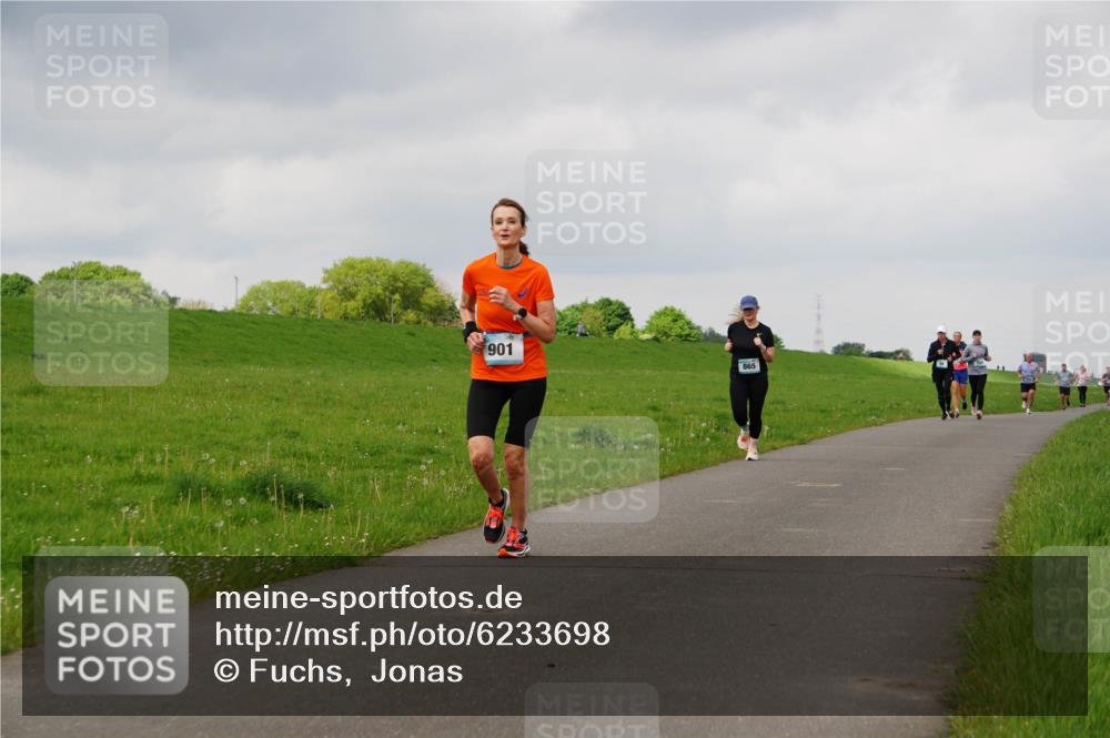 05.05.2024 - 7. Wedeler Halbmarathon Fuchs,  Jonas http://msf.ph/oto/6233698 05.05.2024 11:17:00 Laufen 901, 865 meine-sportfotos.de