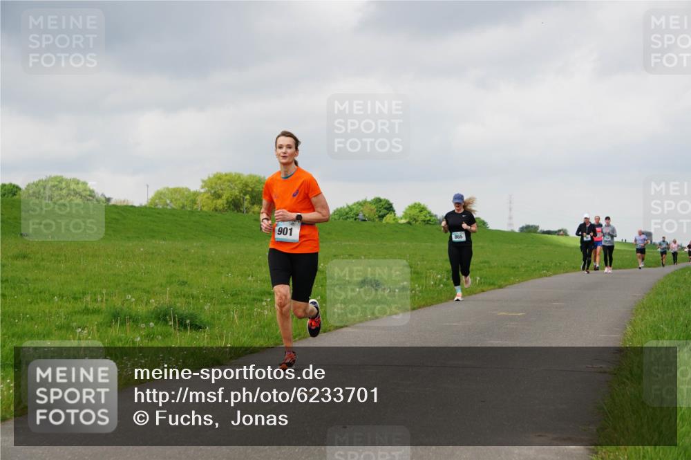 05.05.2024 - 7. Wedeler Halbmarathon Fuchs,  Jonas http://msf.ph/oto/6233701 05.05.2024 11:17:01 Laufen 901, 865 meine-sportfotos.de