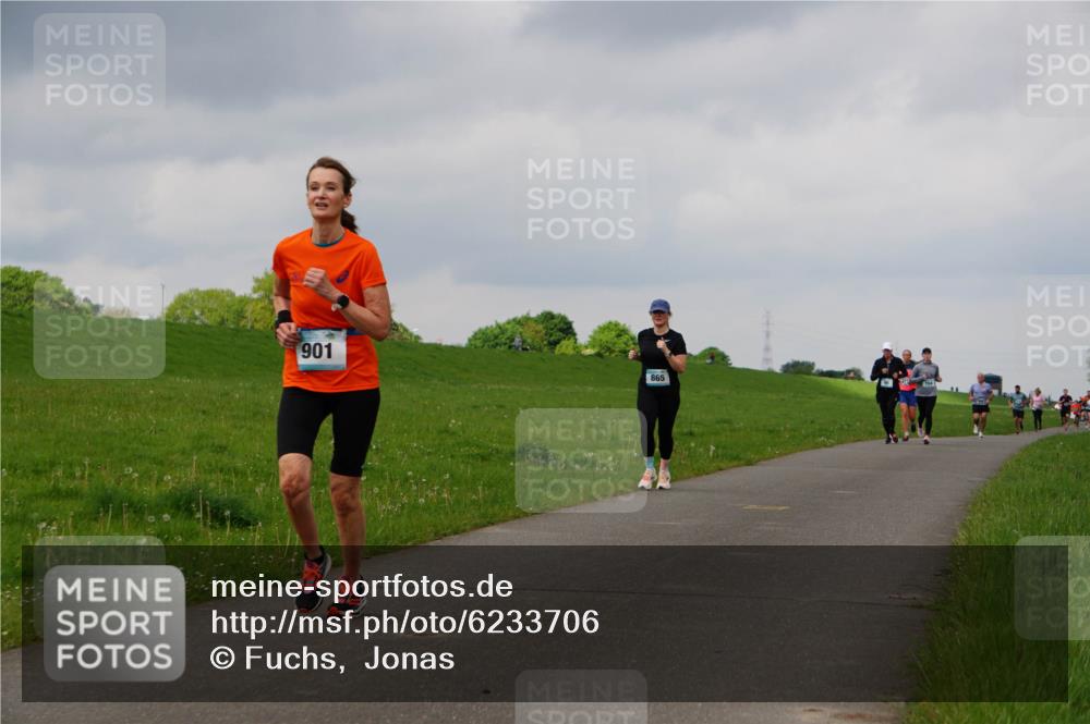 05.05.2024 - 7. Wedeler Halbmarathon Fuchs,  Jonas http://msf.ph/oto/6233706 05.05.2024 11:17:01 Laufen 901, 865 meine-sportfotos.de