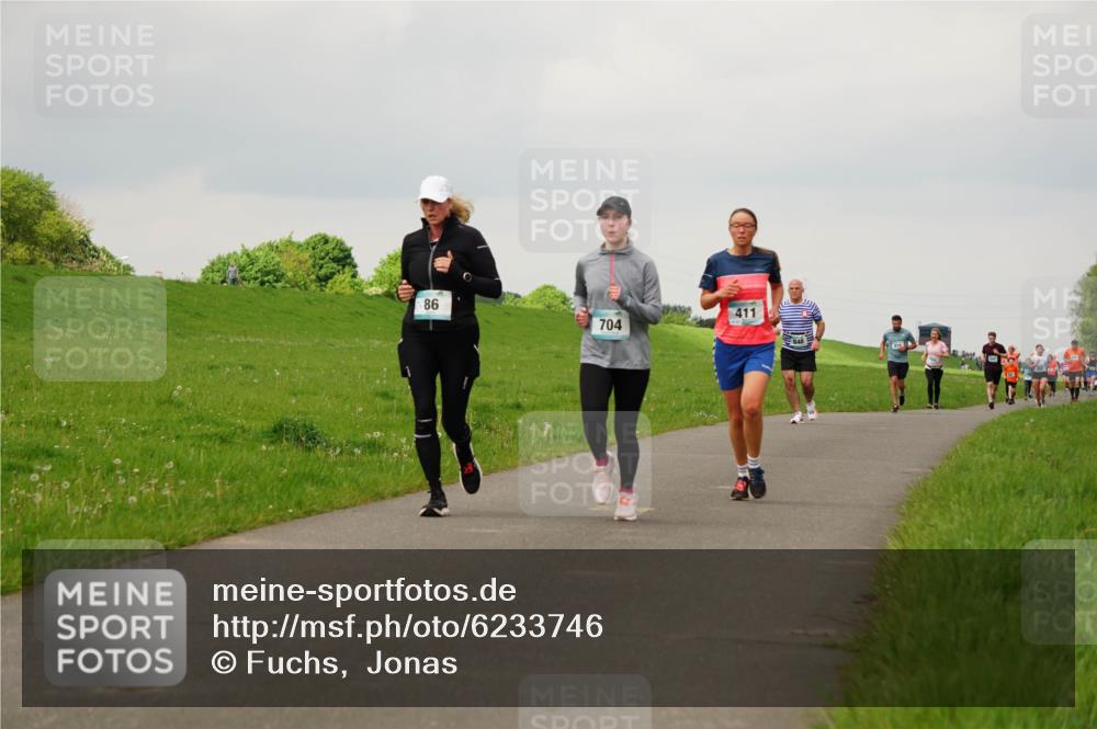 05.05.2024 - 7. Wedeler Halbmarathon Fuchs,  Jonas http://msf.ph/oto/6233746 05.05.2024 11:17:11 Laufen 86, 704, 411 meine-sportfotos.de