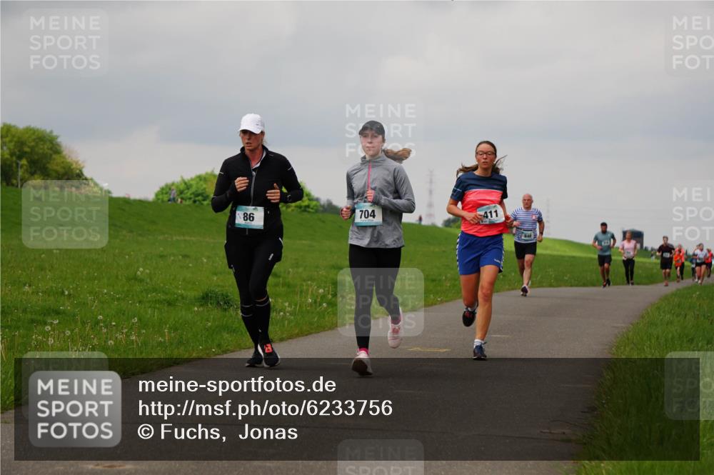 05.05.2024 - 7. Wedeler Halbmarathon Fuchs,  Jonas http://msf.ph/oto/6233756 05.05.2024 11:17:11 Laufen 86, 704, 411 meine-sportfotos.de