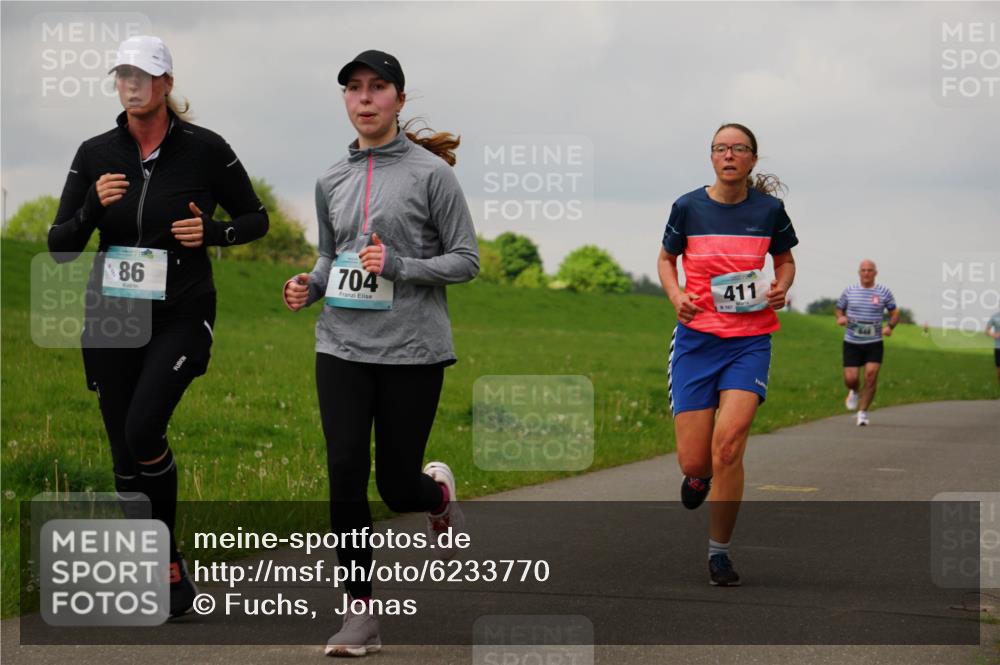 05.05.2024 - 7. Wedeler Halbmarathon Fuchs,  Jonas http://msf.ph/oto/6233770 05.05.2024 11:17:14 Laufen 86, 704, 411 meine-sportfotos.de