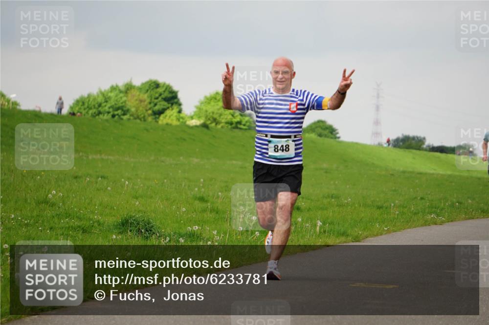 05.05.2024 - 7. Wedeler Halbmarathon Fuchs,  Jonas http://msf.ph/oto/6233781 05.05.2024 11:17:19 Laufen 848 meine-sportfotos.de