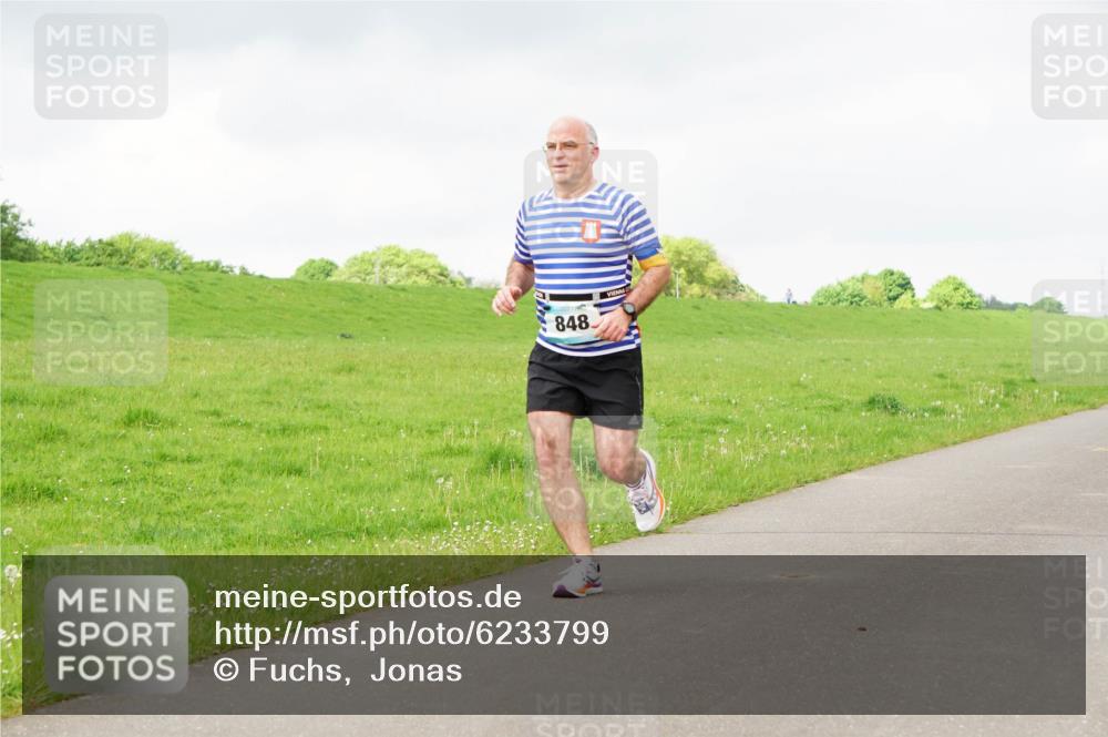 05.05.2024 - 7. Wedeler Halbmarathon Fuchs,  Jonas http://msf.ph/oto/6233799 05.05.2024 11:17:22 Laufen 848 meine-sportfotos.de