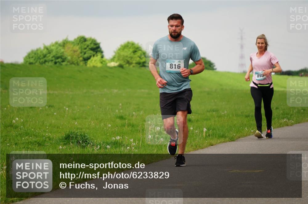 05.05.2024 - 7. Wedeler Halbmarathon Fuchs,  Jonas http://msf.ph/oto/6233829 05.05.2024 11:17:27 Laufen 816, 895 meine-sportfotos.de