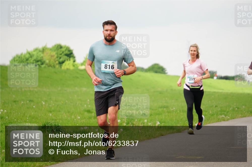 05.05.2024 - 7. Wedeler Halbmarathon Fuchs,  Jonas http://msf.ph/oto/6233837 05.05.2024 11:17:28 Laufen 55, 816, 895 meine-sportfotos.de