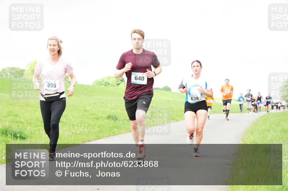 05.05.2024 - 7. Wedeler Halbmarathon Fuchs,  Jonas http://msf.ph/oto/6233868 05.05.2024 11:17:34 Laufen 895, 640, 639 meine-sportfotos.de