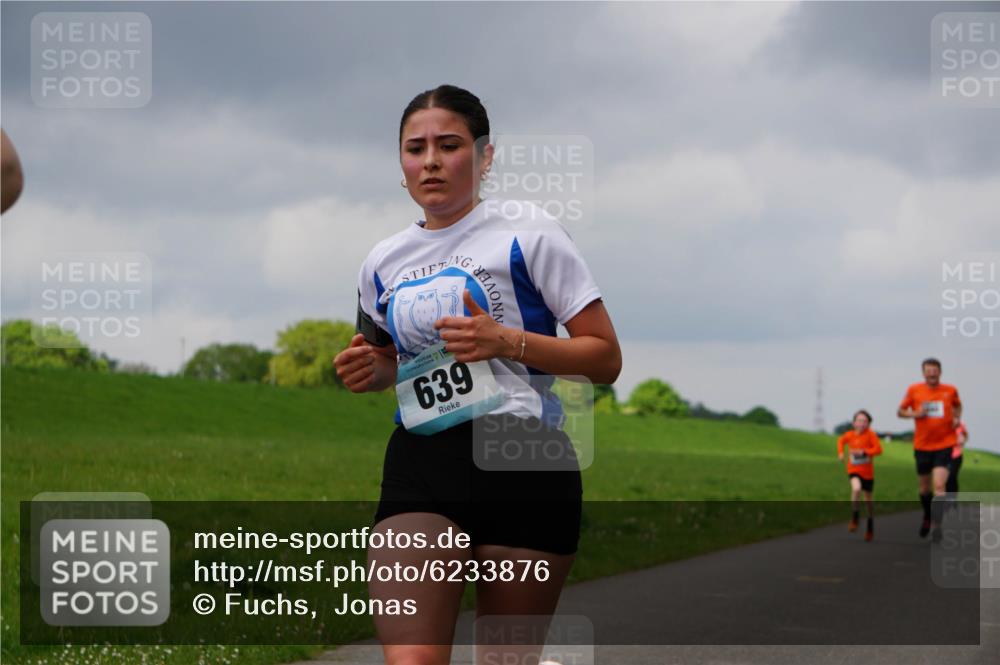 05.05.2024 - 7. Wedeler Halbmarathon Fuchs,  Jonas http://msf.ph/oto/6233876 05.05.2024 11:17:36 Laufen 639 meine-sportfotos.de