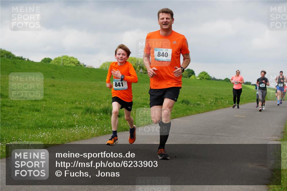 05.05.2024 - 7. Wedeler Halbmarathon Fuchs,  Jonas http://msf.ph/oto/6233903 05.05.2024 11:17:43 Laufen 841, 840 meine-sportfotos.de
