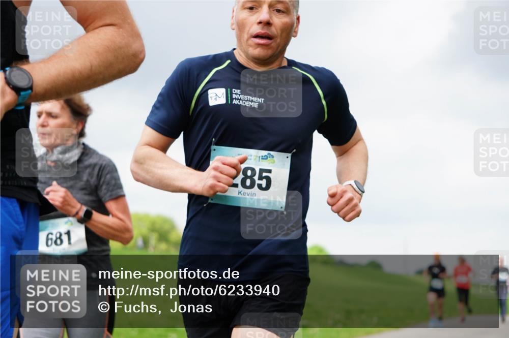 05.05.2024 - 7. Wedeler Halbmarathon Fuchs,  Jonas http://msf.ph/oto/6233940 05.05.2024 11:17:51 Laufen 681, 285 meine-sportfotos.de