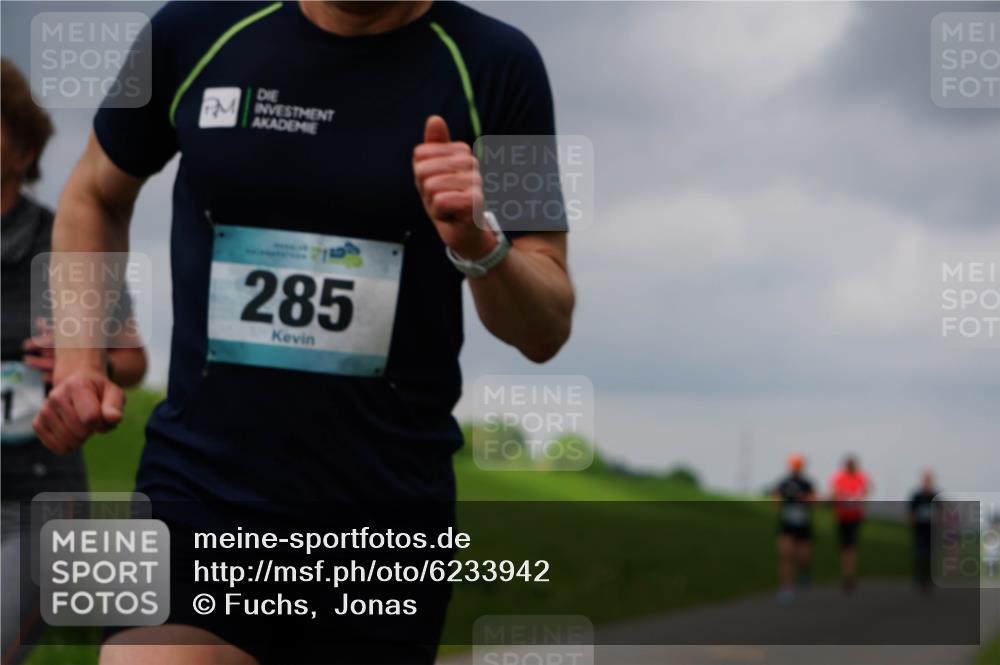 05.05.2024 - 7. Wedeler Halbmarathon Fuchs,  Jonas http://msf.ph/oto/6233942 05.05.2024 11:17:52 Laufen 285 meine-sportfotos.de