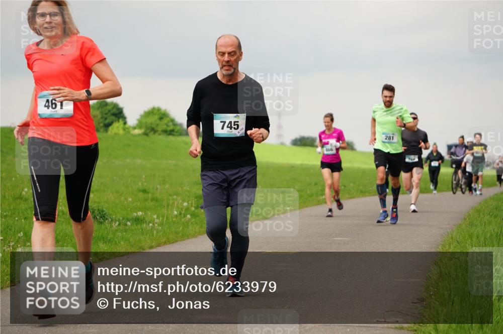 05.05.2024 - 7. Wedeler Halbmarathon Fuchs,  Jonas http://msf.ph/oto/6233979 05.05.2024 11:18:01 Laufen 461, 745, 866, 281 meine-sportfotos.de