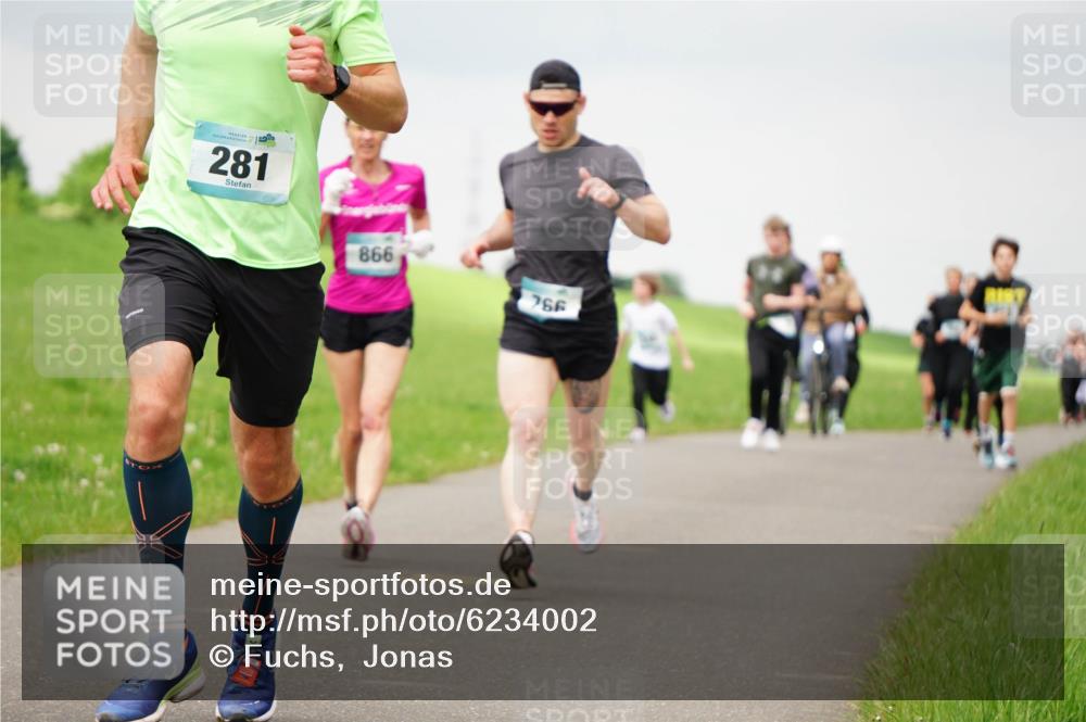 05.05.2024 - 7. Wedeler Halbmarathon Fuchs,  Jonas http://msf.ph/oto/6234002 05.05.2024 11:18:06 Laufen 281, 866, 766 meine-sportfotos.de
