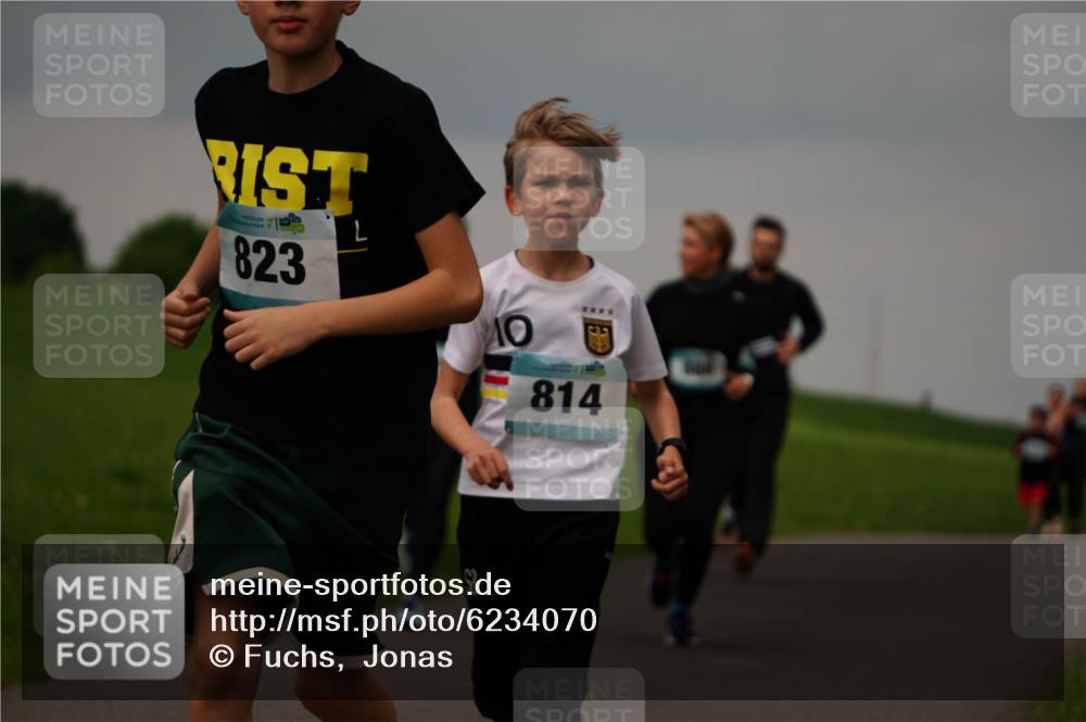 05.05.2024 - 7. Wedeler Halbmarathon Fuchs,  Jonas http://msf.ph/oto/6234070 05.05.2024 11:18:18 Laufen 10, 823, 10, 814, 210181 meine-sportfotos.de