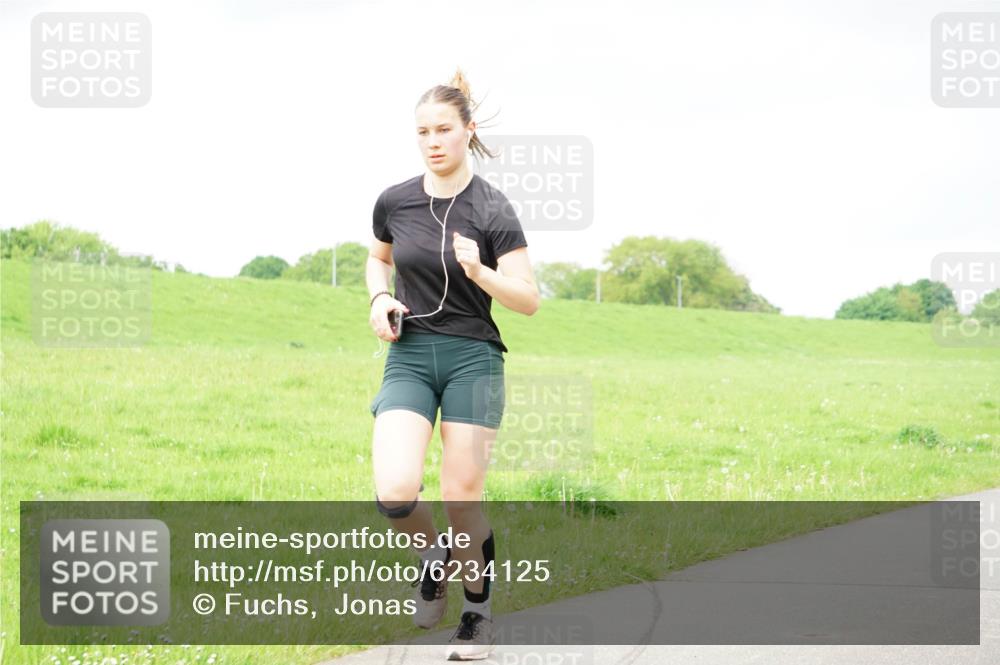 05.05.2024 - 7. Wedeler Halbmarathon Fuchs,  Jonas http://msf.ph/oto/6234125 05.05.2024 11:18:30 Laufen  meine-sportfotos.de