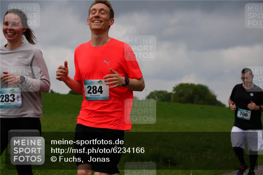 05.05.2024 - 7. Wedeler Halbmarathon Fuchs,  Jonas http://msf.ph/oto/6234166 05.05.2024 11:18:43 Laufen 2839, 56, 284, 706 meine-sportfotos.de